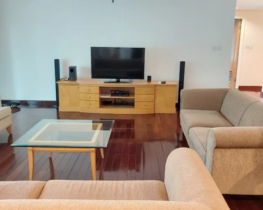 Indochine Park Tower - 03 bedrooms serviced apartment for rent